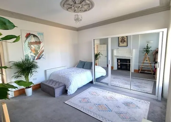 Entire Apartment By City Centre & Harbourside